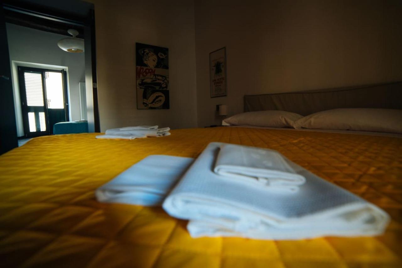 Apartamento Domus Gisulfo Salerno Exterior foto