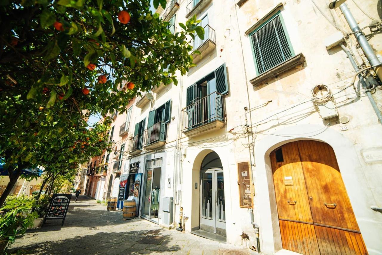Apartamento Domus Gisulfo Salerno Exterior foto